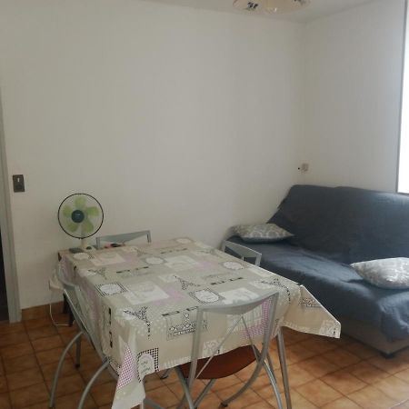 Appartement Du Jardin Saint-Affrique Bagian luar foto