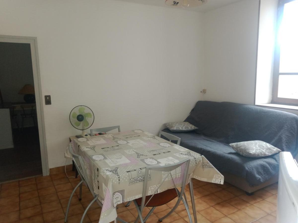 Appartement Du Jardin Saint-Affrique Bagian luar foto