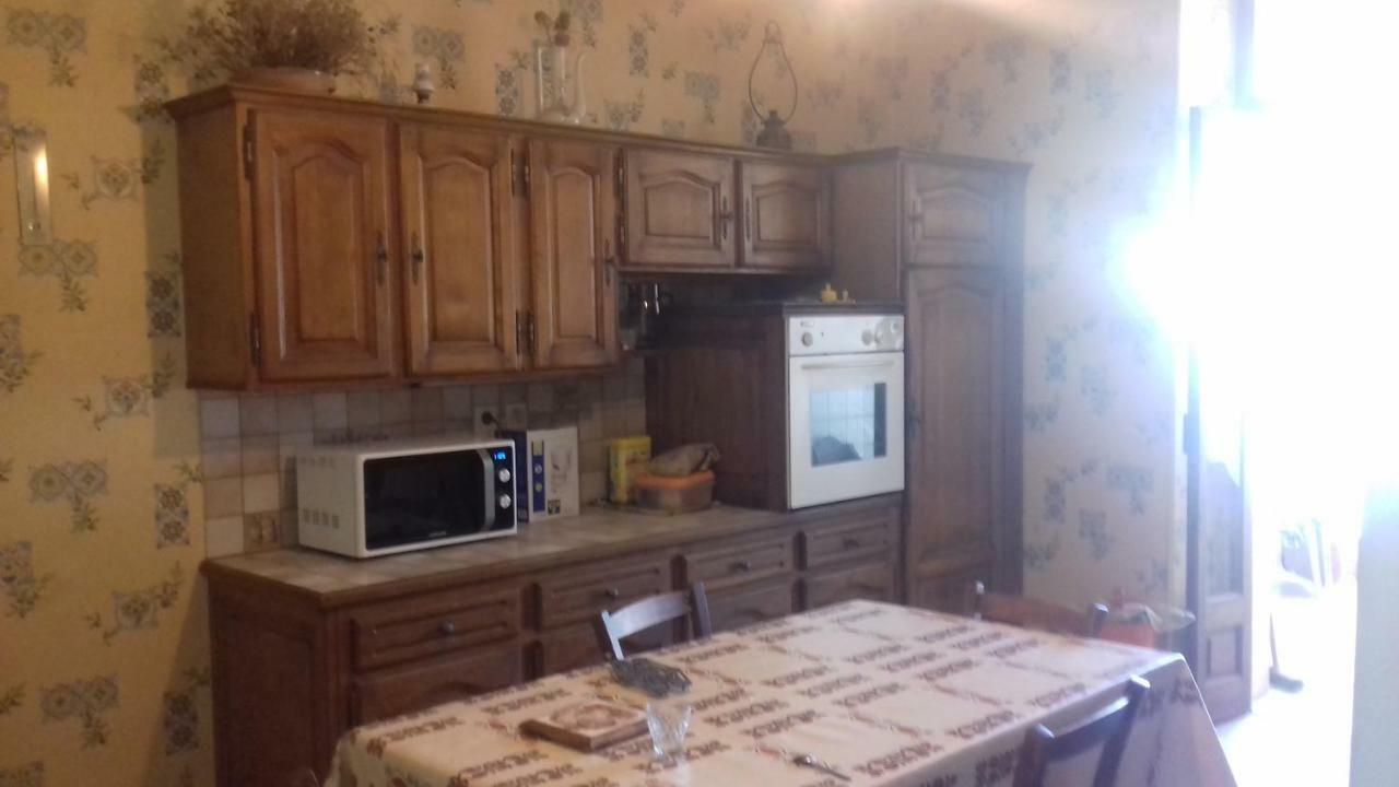 Appartement Du Jardin Saint-Affrique Bagian luar foto